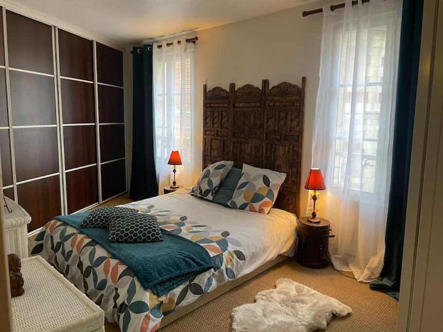 Appartement Sur Le Parvis De La Cathedrale Senlis  Extérieur photo